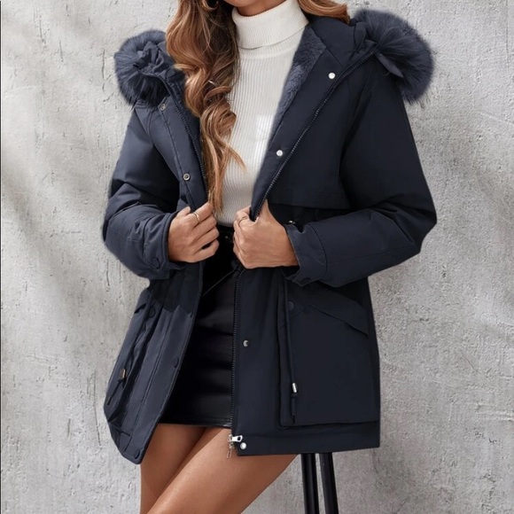 Black cozy vegan fur thermal hoodie jacket - Picture 13 of 15